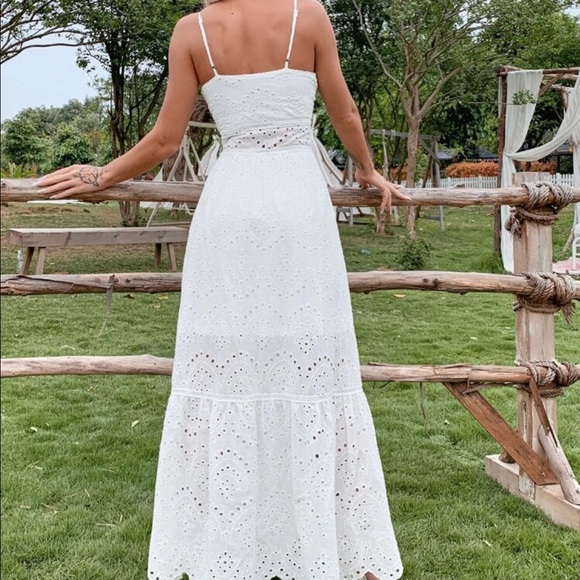 Long white dress - Picture 3 of 3